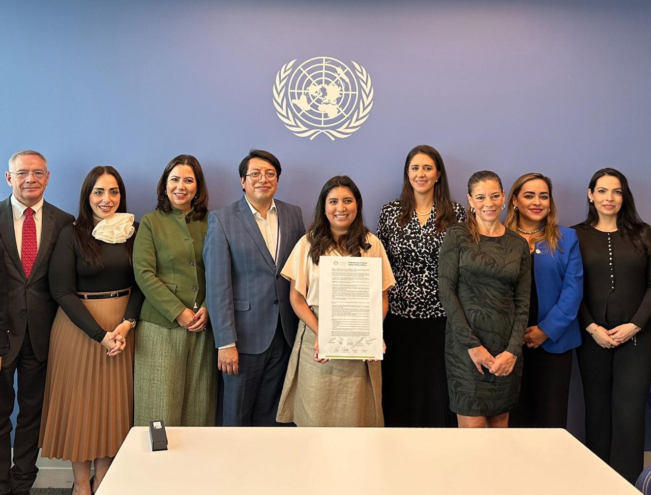 Sesión de trabajo y diálogo con especialistas de distintas partes del mundo enfocados en políticas públicas orientadas al bienestar de las familias.
